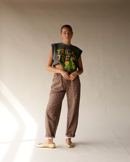 TRICK OR TRICK SOCIAL CLUB MUSCLE TEE