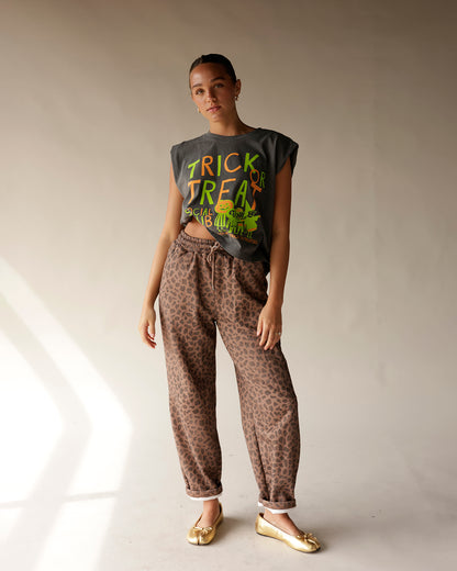 TRICK OR TRICK SOCIAL CLUB MUSCLE TEE