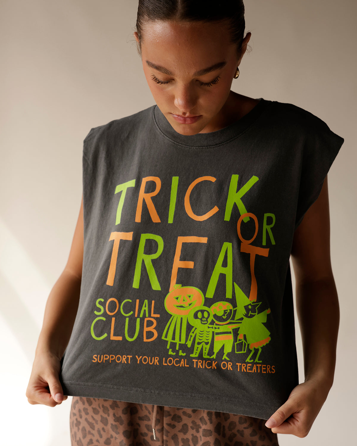 TRICK OR TRICK SOCIAL CLUB MUSCLE TEE