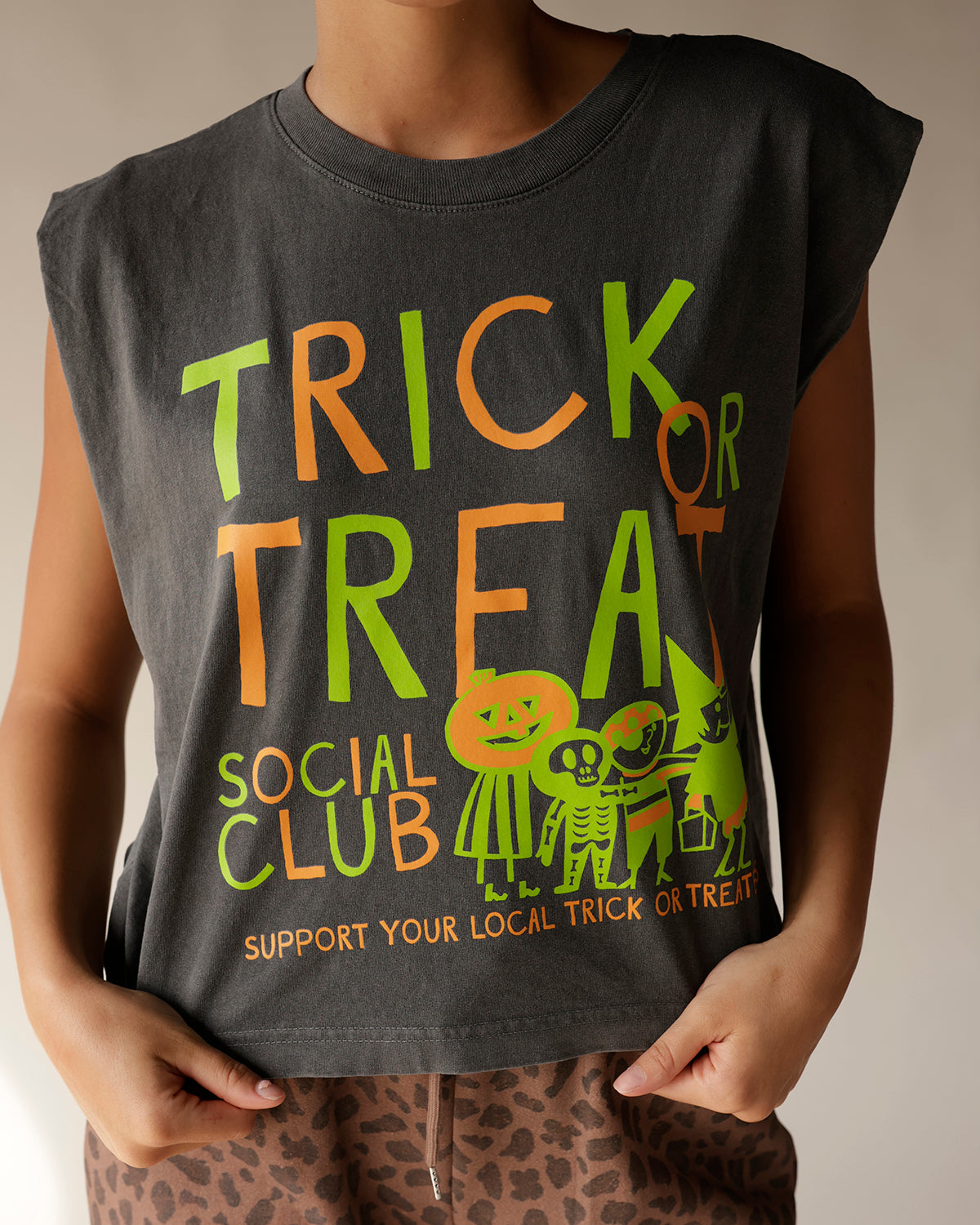 TRICK OR TRICK SOCIAL CLUB MUSCLE TEE