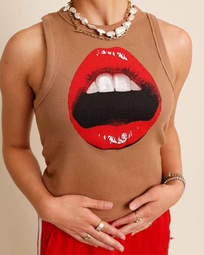 MOUTHING OFF LIPS TANK
