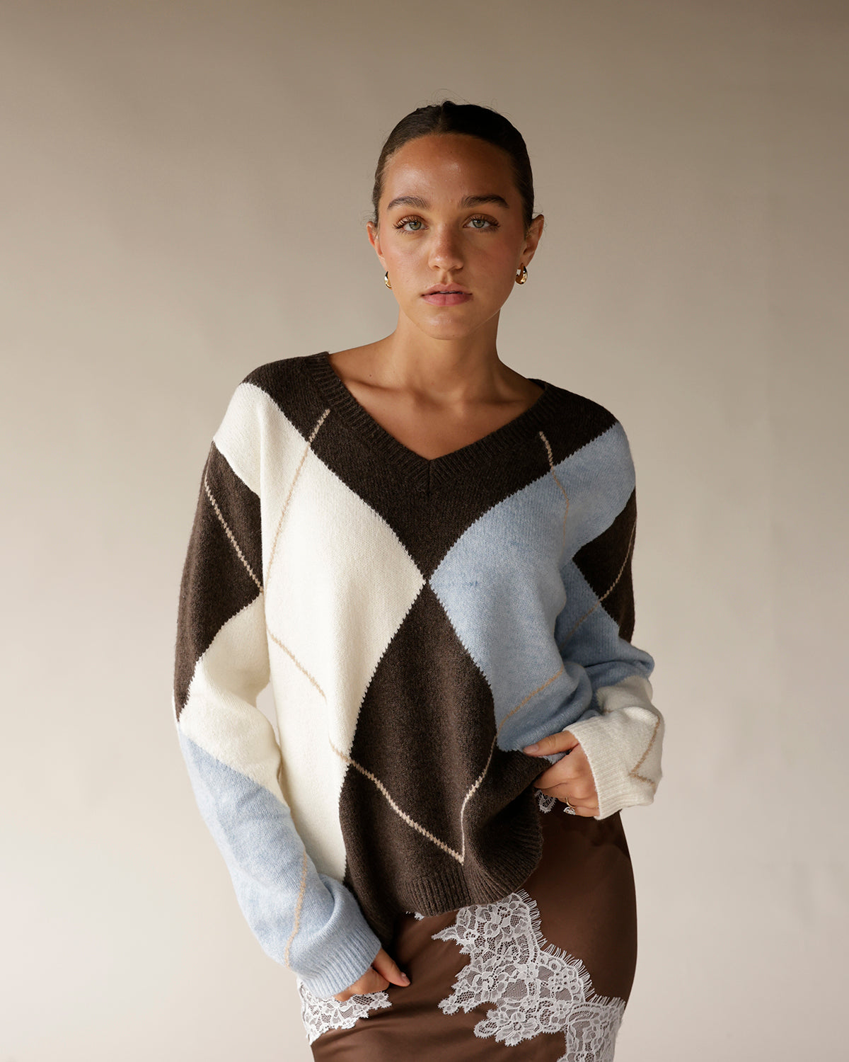 argyle sweater cozy sweaters for fall classic sweaters closet staple capsule wardrobe light weight sweater for fall 