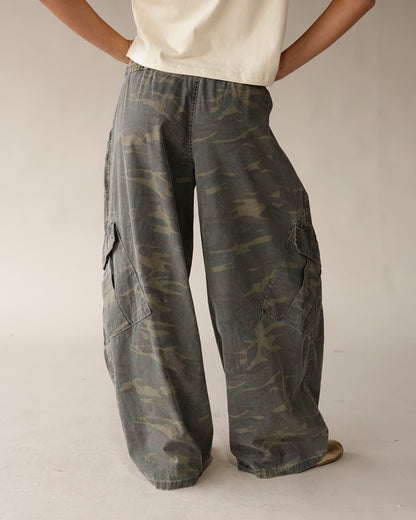 WASHED CAMO CARGO PANTS