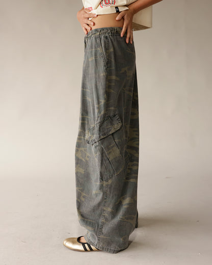 WASHED CAMO CARGO PANTS