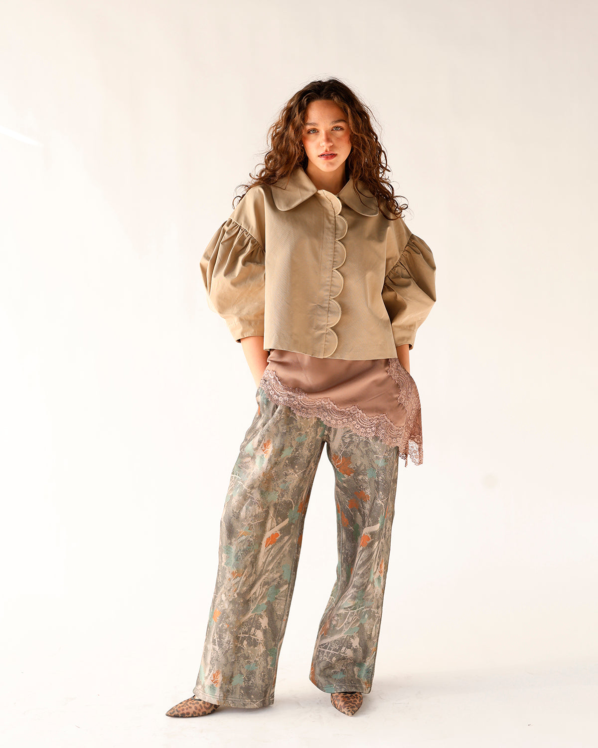 SCALLOPED SWEETHEART PUFF SLEEVE JACKET