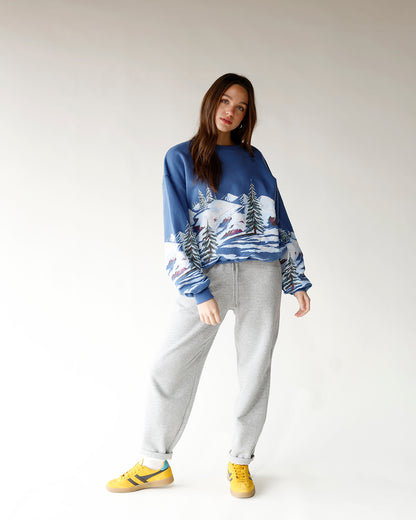 DAYDREAMER ALPINE SKI SCENE OVERSIZED CREW SWEATSHIRT