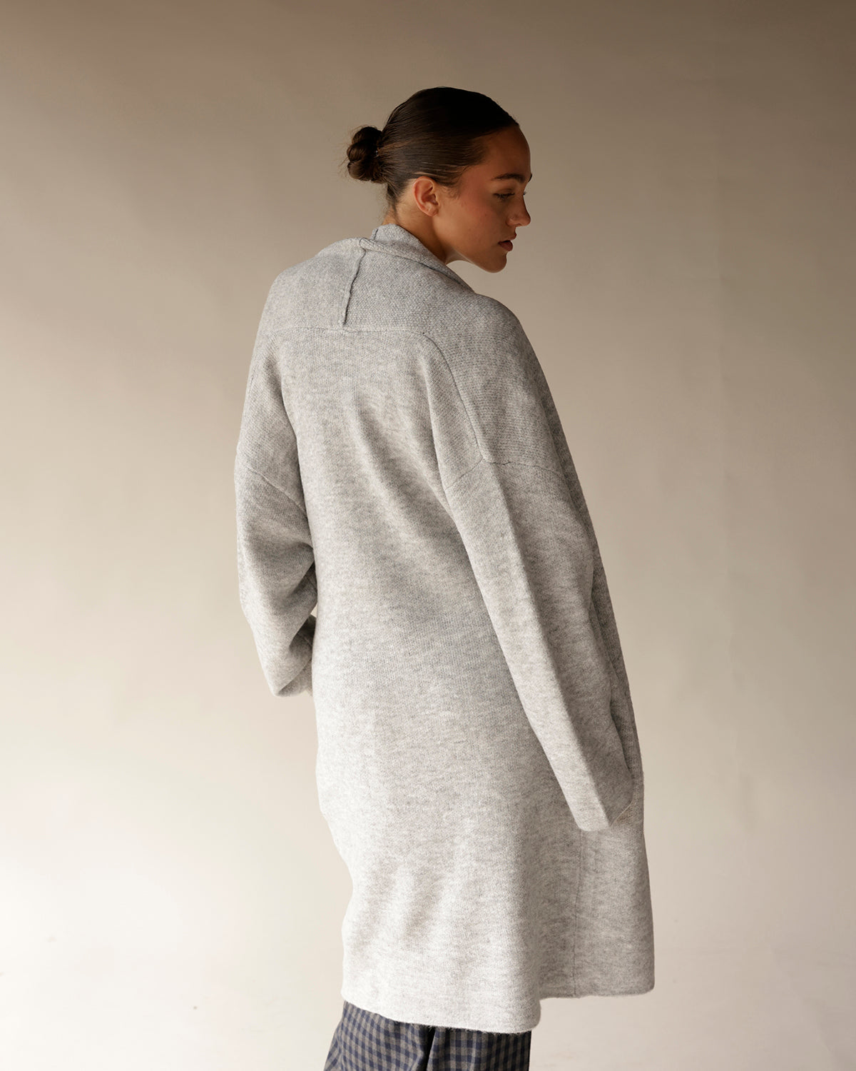 COMFY SEASON LONG SWEATER X LIGHT GRAY