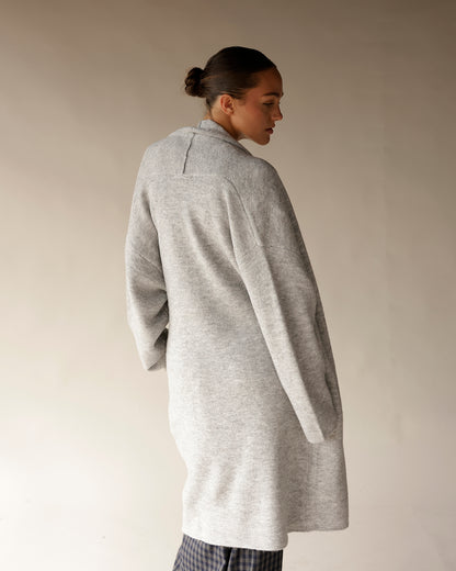COMFY SEASON LONG SWEATER X LIGHT GRAY