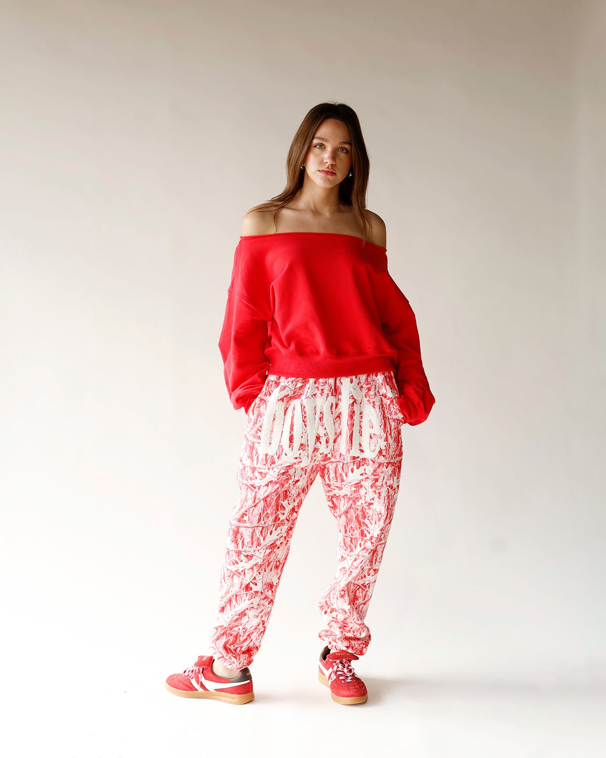 FIRESIDE OFF THE SHOULDER SWEATSHIRT X RED