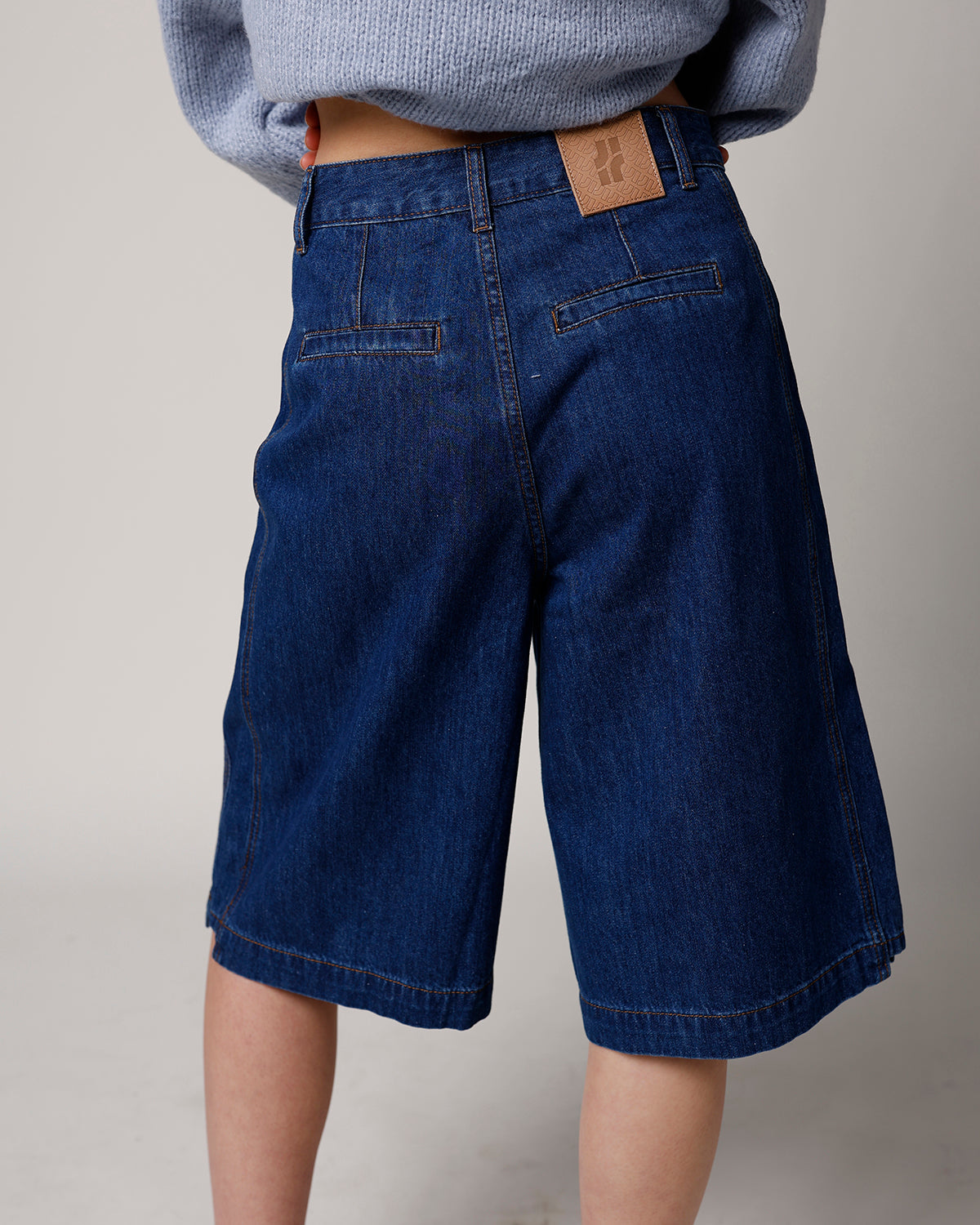 LAZARE BERMUDA SHORTS X BLUE DENIM