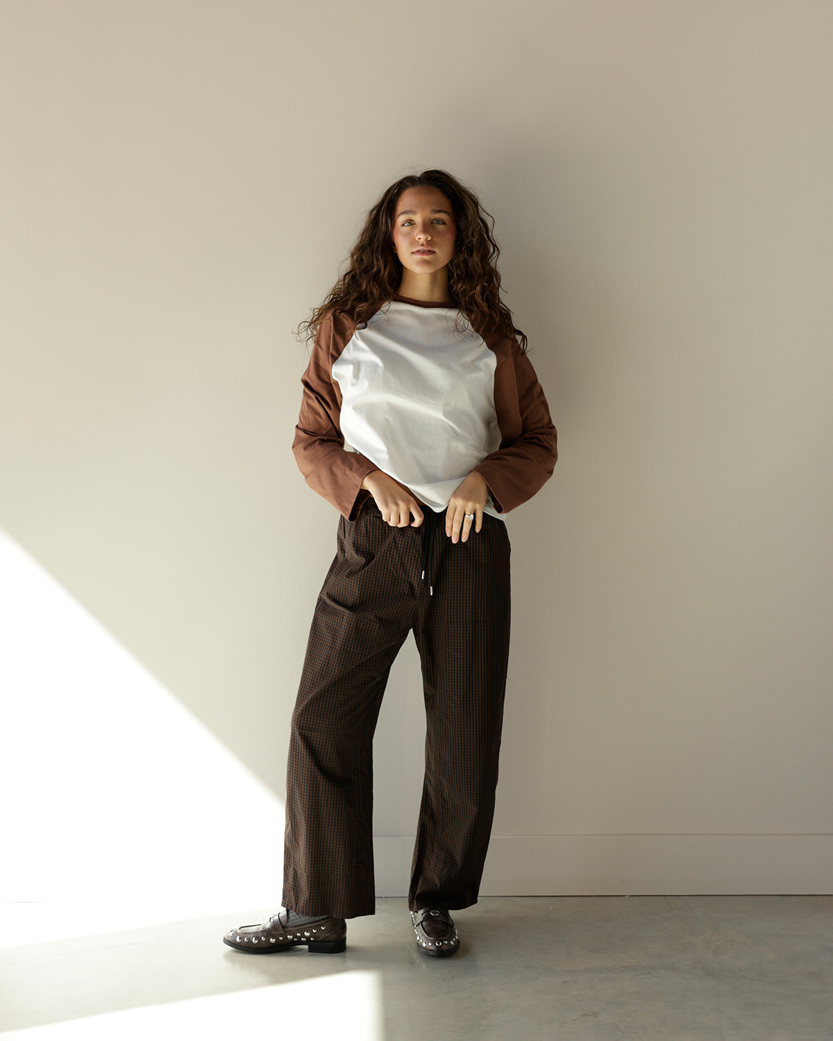 HIP COVETED RAGLAN TEE X BROWN