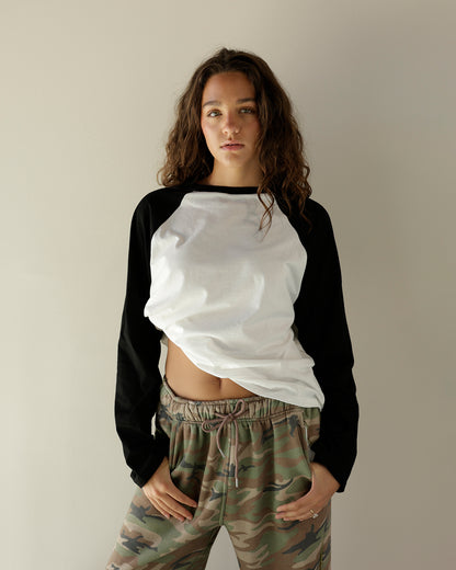 HIP COVETED RAGLAN TEE X BLACK