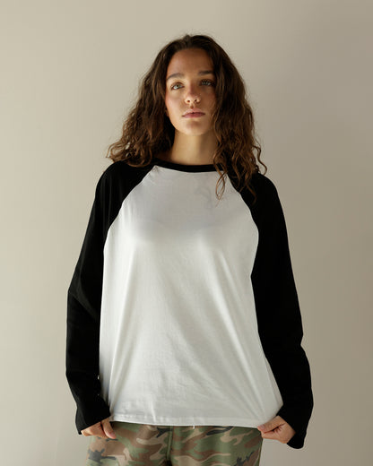 HIP COVETED RAGLAN TEE X BLACK