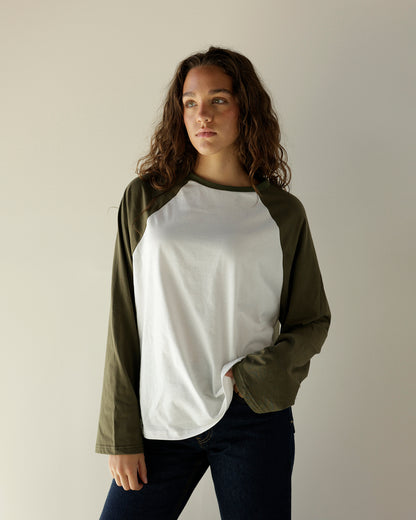 HIP COVETED RAGLAN TEE X OLIVE GREEN