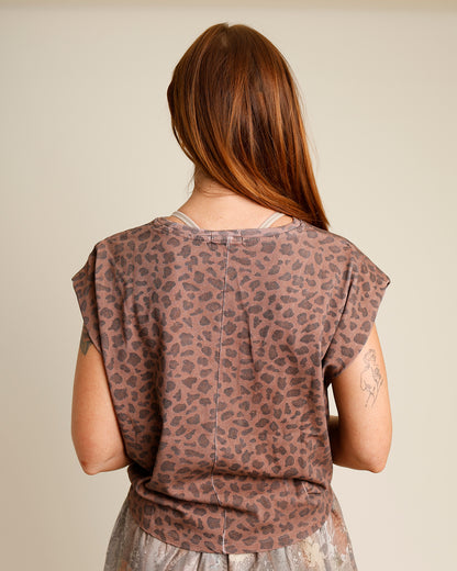 HIP UNTAMABLE LEOPARD MUSCLE TEE