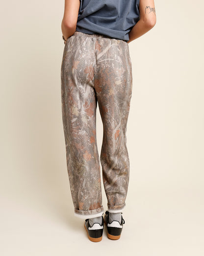 HIP CRUSHING ON CAMO BARREL SWEATS