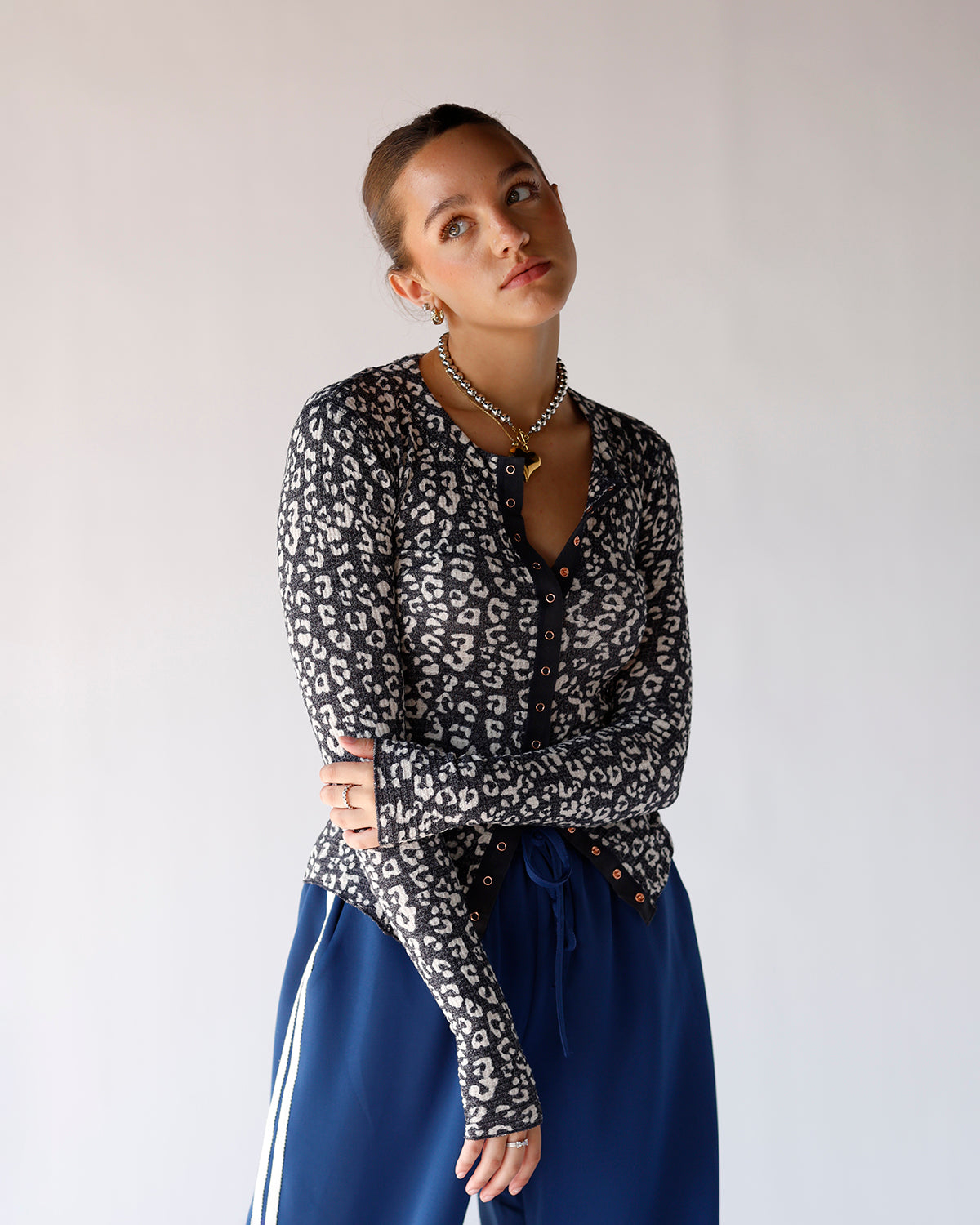 FREE PEOPLE GOING PLACES PRINTED CARDI X CHARCOAL COMBO