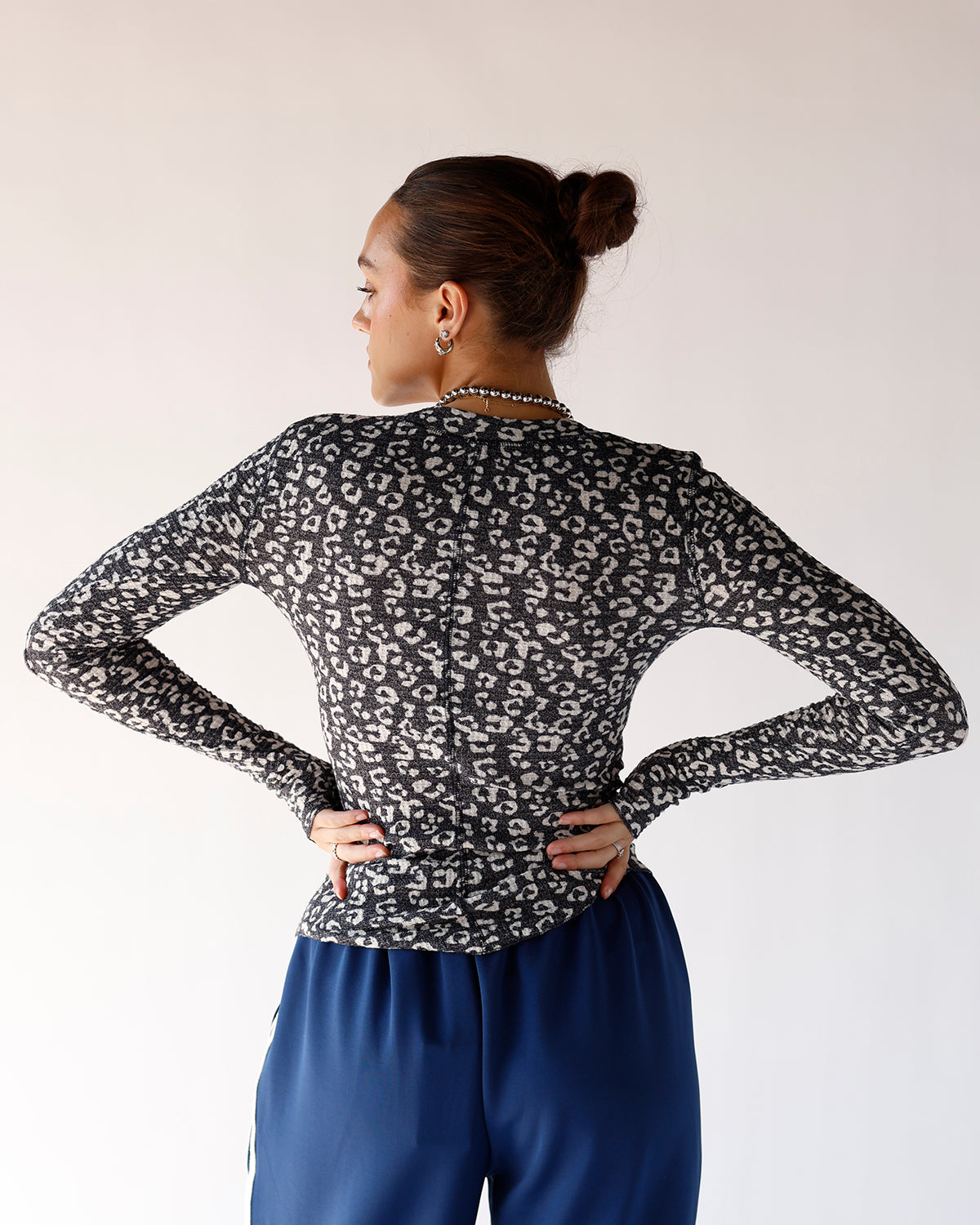 FREE PEOPLE GOING PLACES PRINTED CARDI X CHARCOAL COMBO