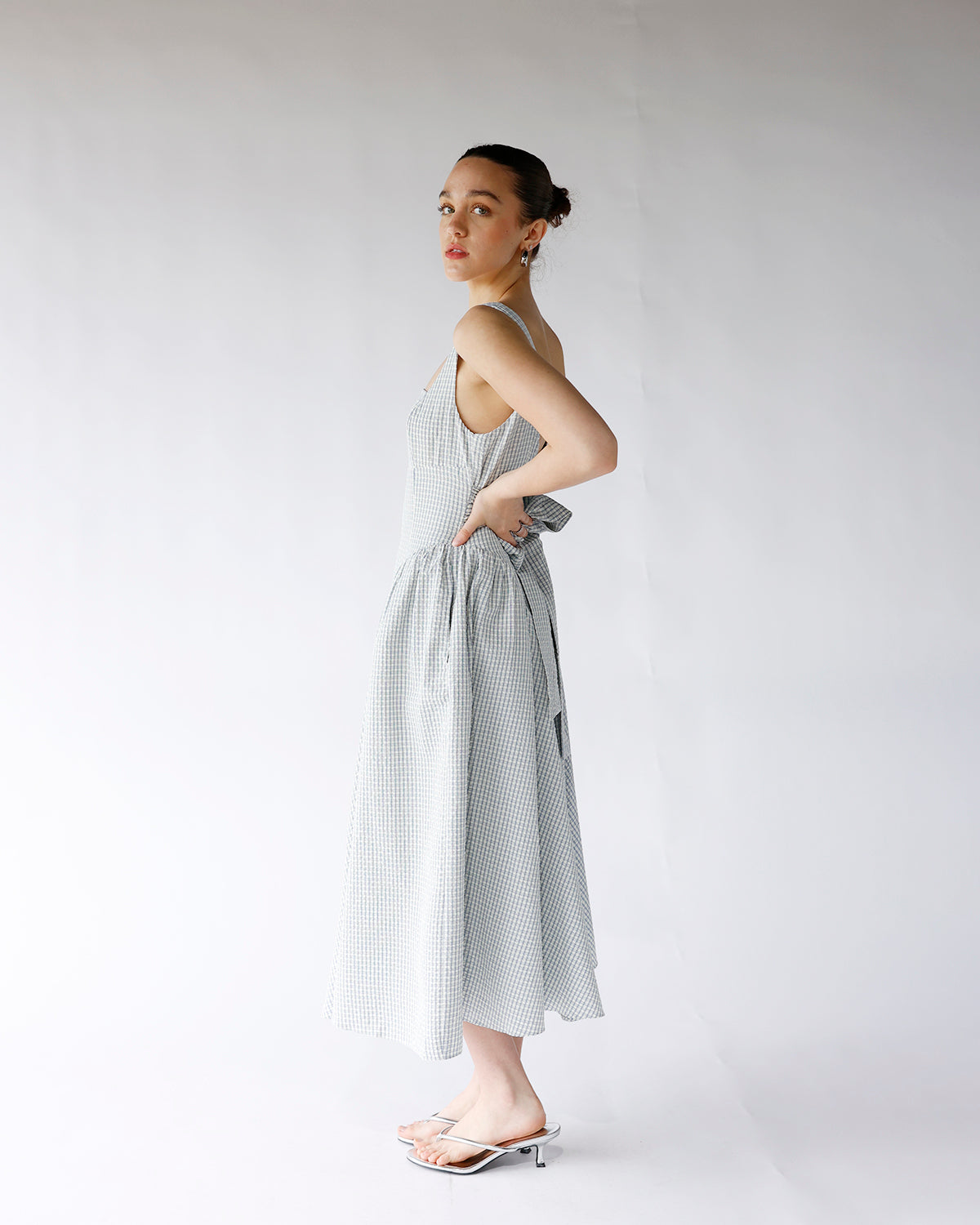 ASTR YINYA PLAID BOW-BACK MIDI DRESS