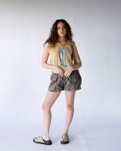 THREE LITTLE FISH MUSCLE TEE X MUSTARD