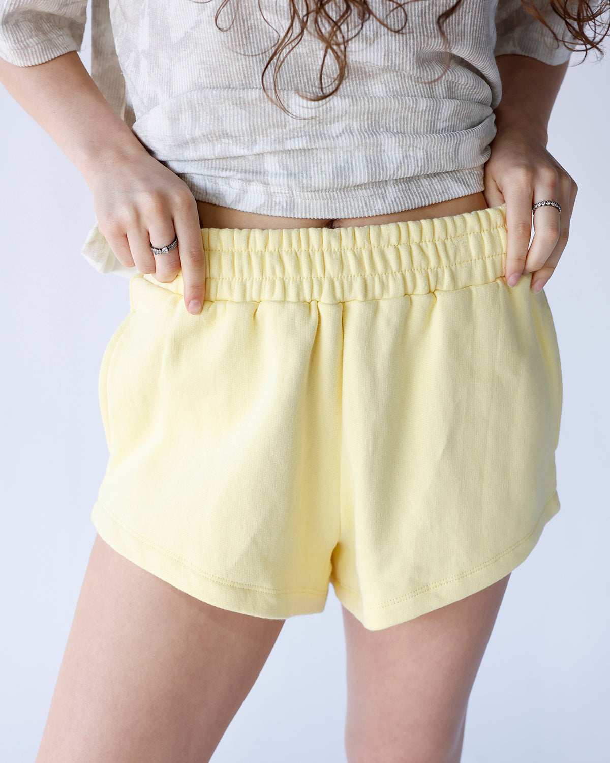 CLOUD LOUNGE SHORTS X YELLOW