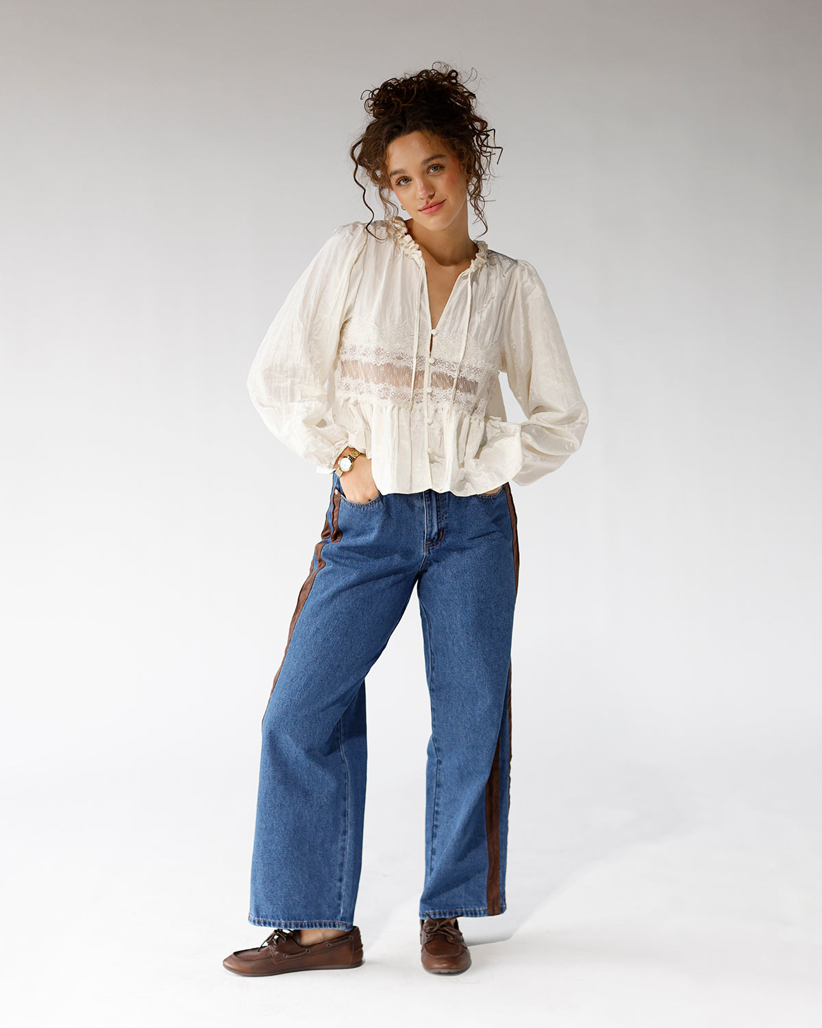 STELLA SHEER LACE DETAIL BLOUSE X WHITE