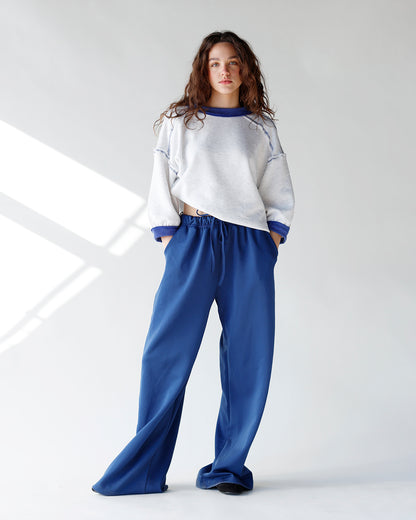 grey quarter sleeve crewneck with blue contrast trim everyday crewneck