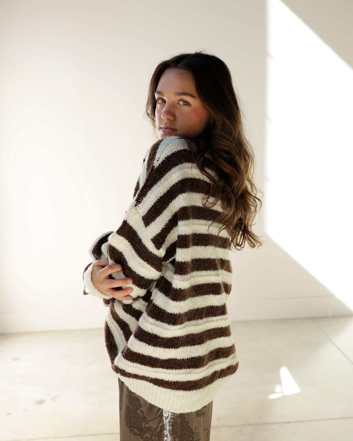 HARTFORD BROWN + WHITE STRIPED SWEATER