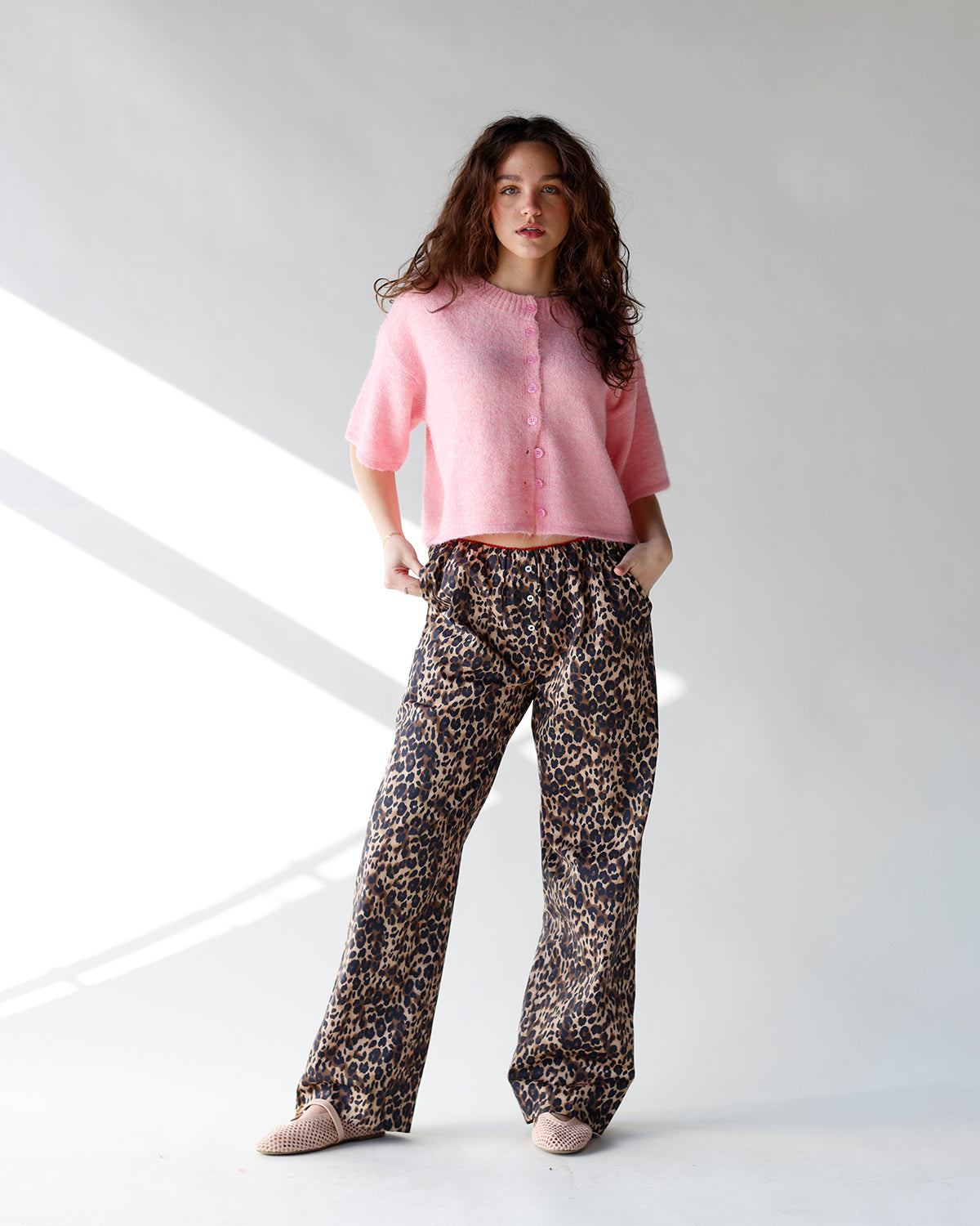 DAYDREAMIN' CARDI X PINK