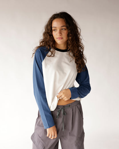 Experience a modern, relaxed twist with a white and blue colorblock raglan long sleeve tee. Ideal for everyday dressing, weekend outings, and casual hangouts.