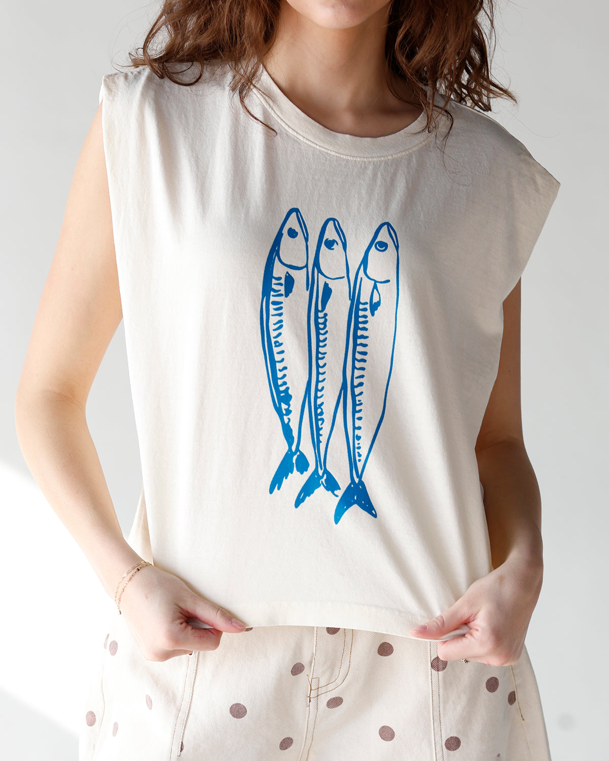 THREE LITTLE FISH MUSCLE TEE