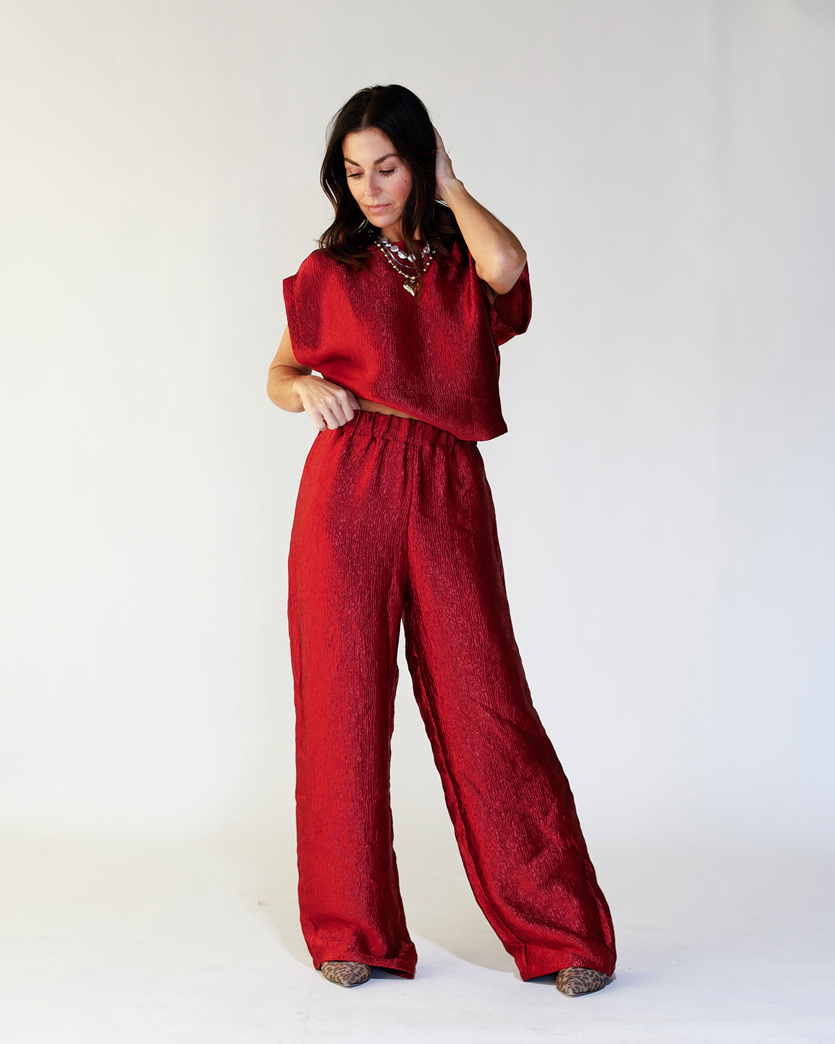 red satin top holiday top easy holiday outift chic holiday style holiday oarty outfit insp 