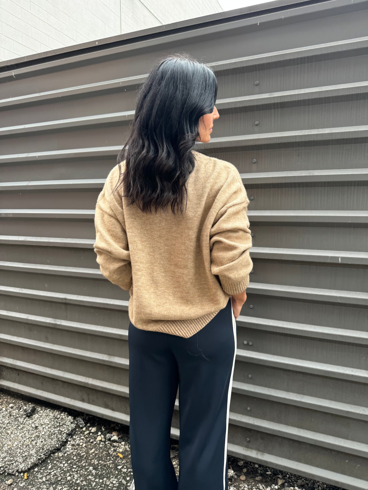 MUST HAVE SWEATER X TAN