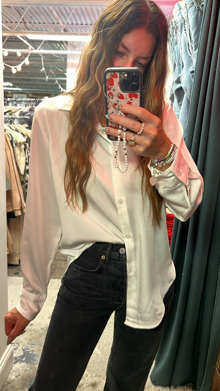 THE TIMELESS WHITE SILKY BUTTON UP BLOUSE - THE HIP EAGLE BOUTIQUE
