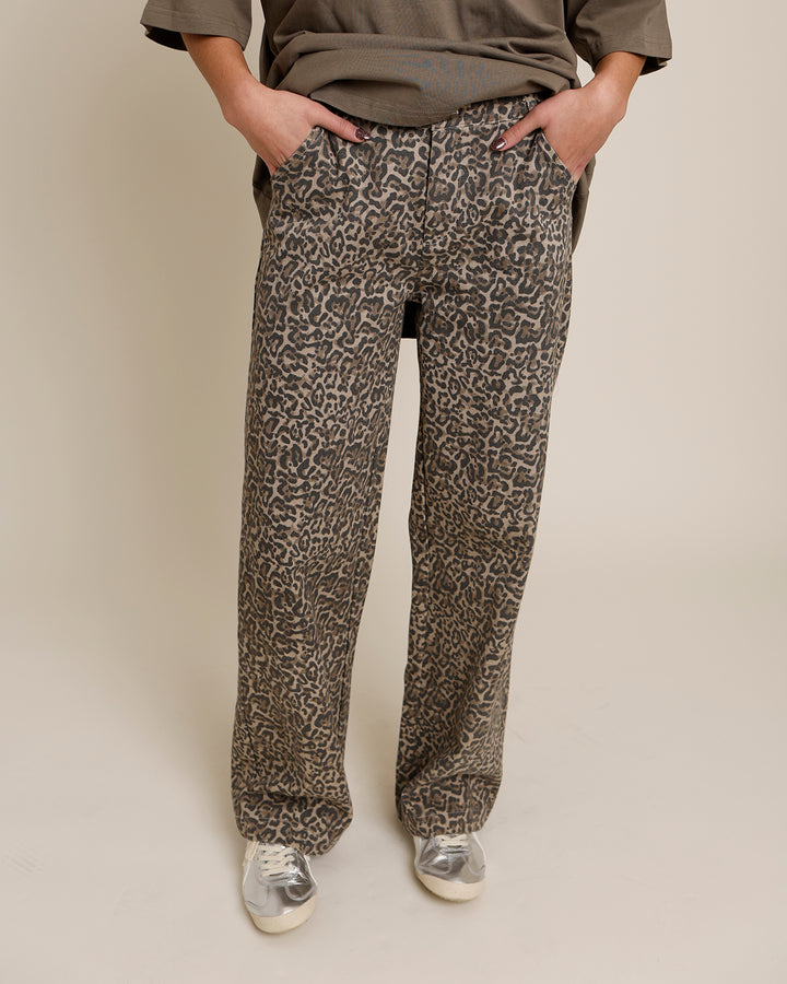 SHE KNOWS LEOPARD DENIM X LIGHT WASH