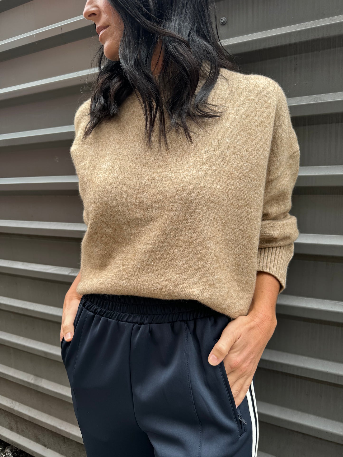 MUST HAVE SWEATER X TAN