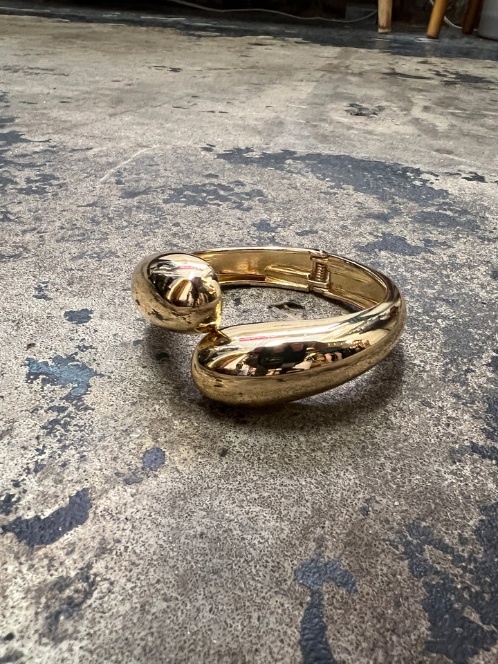 gold chunky cuff bracelet