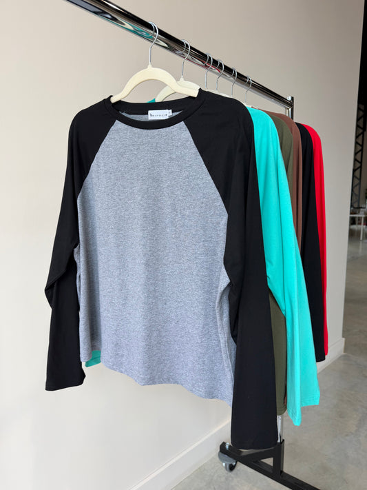 HIP COVETED RAGLAN TEE X GREY