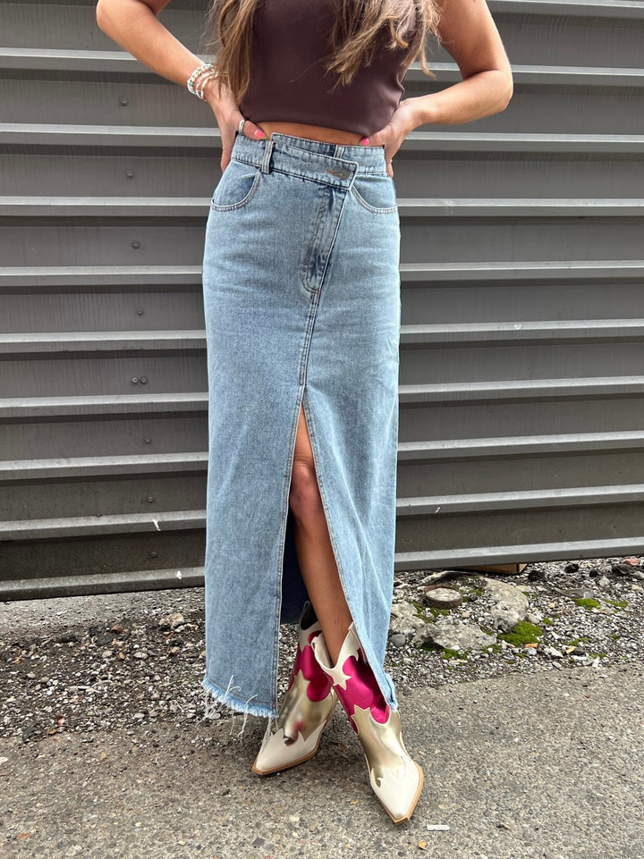 VINTAGE HIGH WAISTED DENIM MIDI SKIRT - THE HIP EAGLE BOUTIQUE
