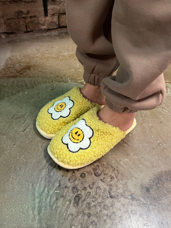 YELLOW DAISY SHERPA SLIPPERS - THE HIP EAGLE BOUTIQUE