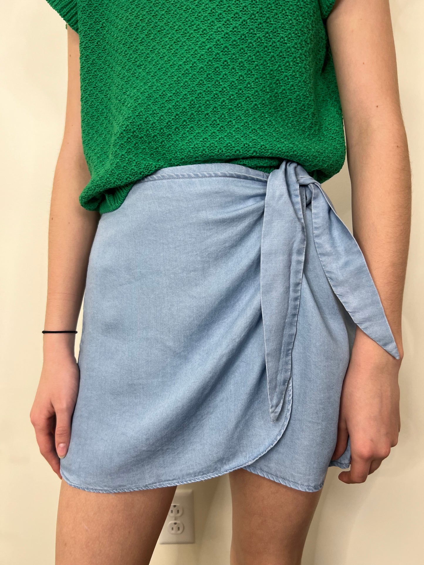 SADIE & SAGE TWEEN SOFT BREEZE CHAMBRAY WRAP SKIRT