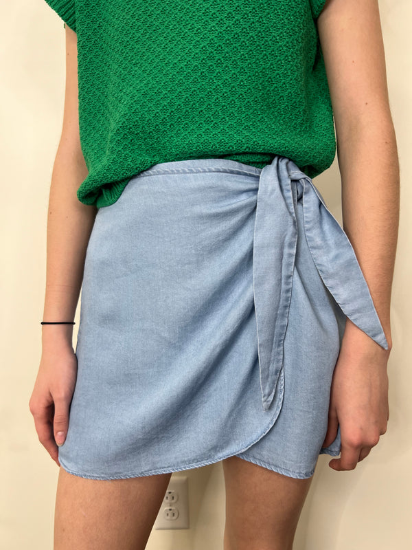 SADIE & SAGE TWEEN SOFT BREEZE CHAMBRAY WRAP SKIRT