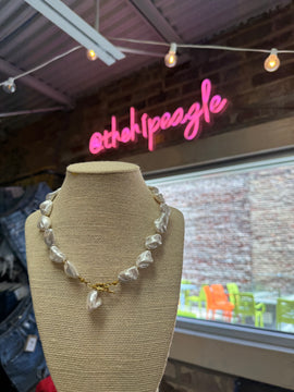 CHUNKY PEARL NECKLACE