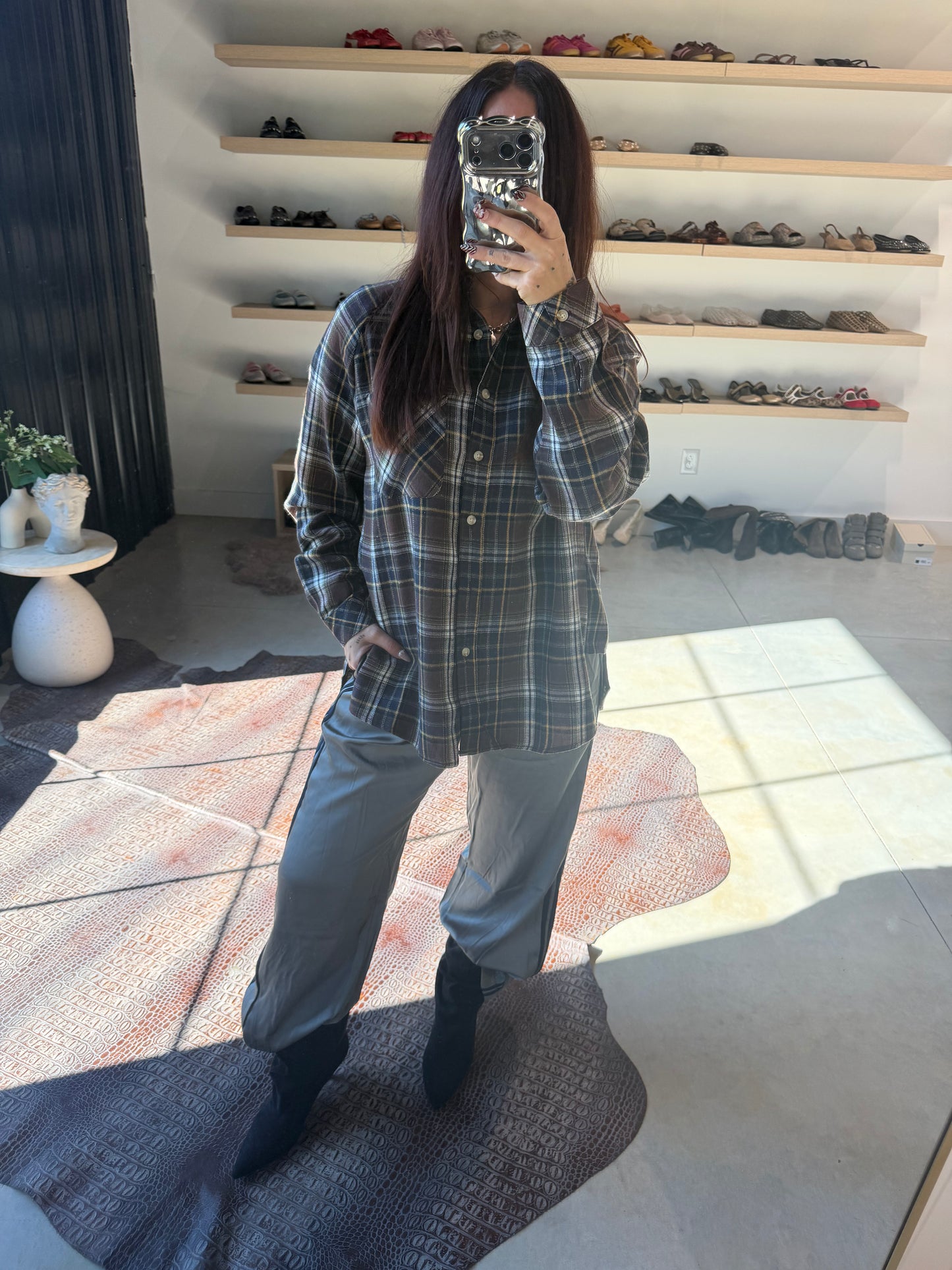ABRI OVERSIZED FLANNEL BUTTON UP X BROWN