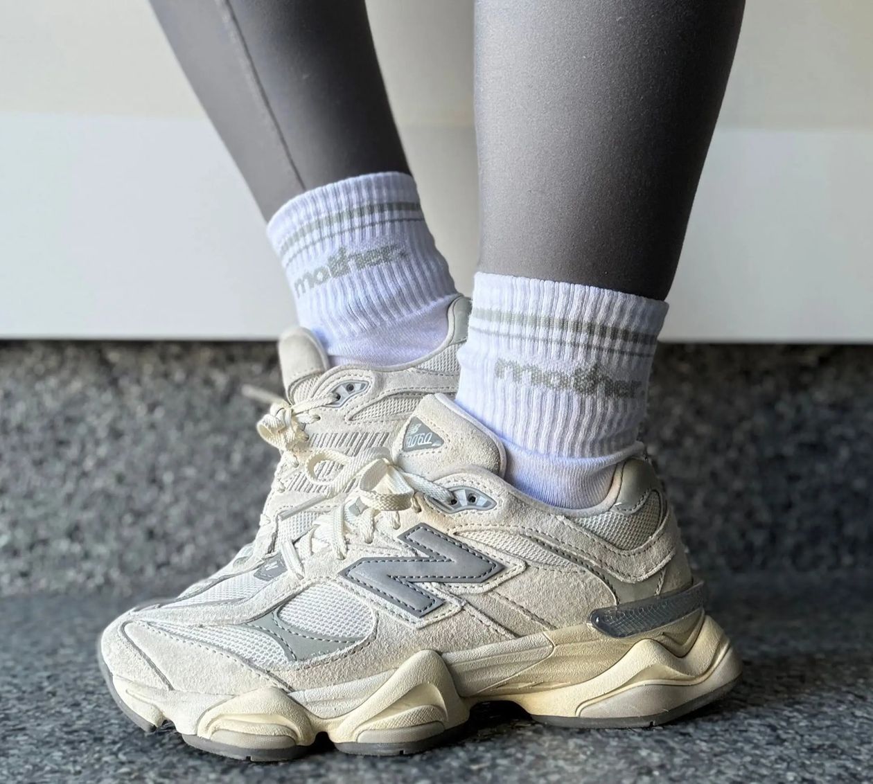 MOTHER. HALF CREW STRIPED SOCKS X GREY