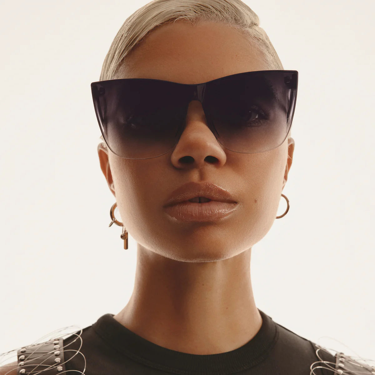 QUAY COME THRU SUNNIES X BLACK FADE