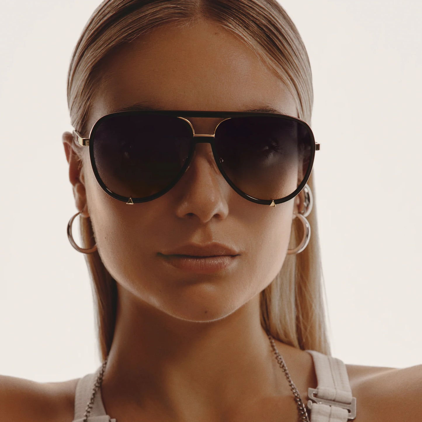 QUAY HIGH PROFILE SUNNIES X BLACK