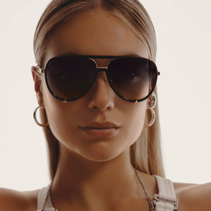 QUAY HIGH PROFILE SUNNIES X BLACK