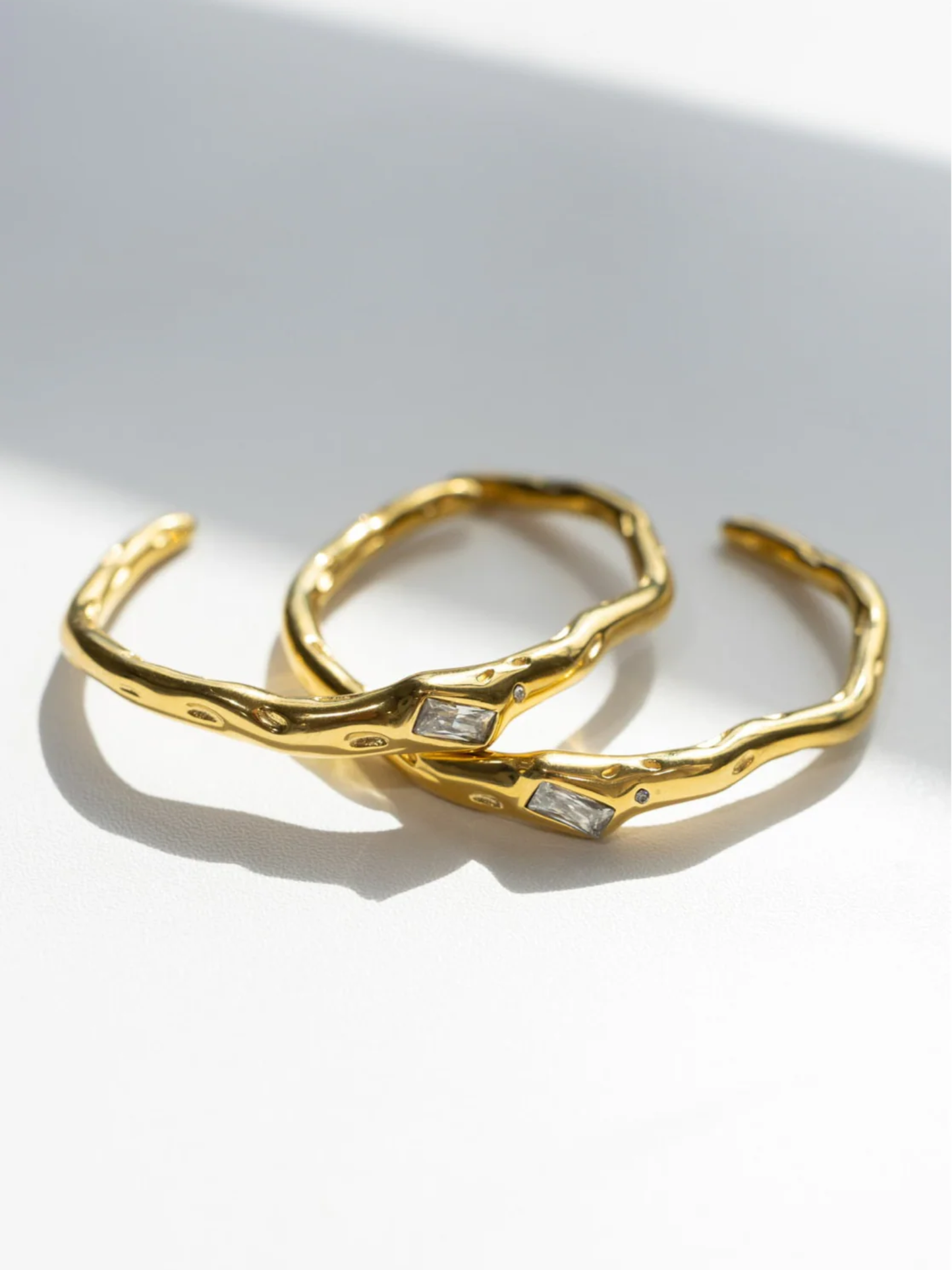 BÉLJOY BURKE CRYSTAL CUFF BRACELET X CLEAR