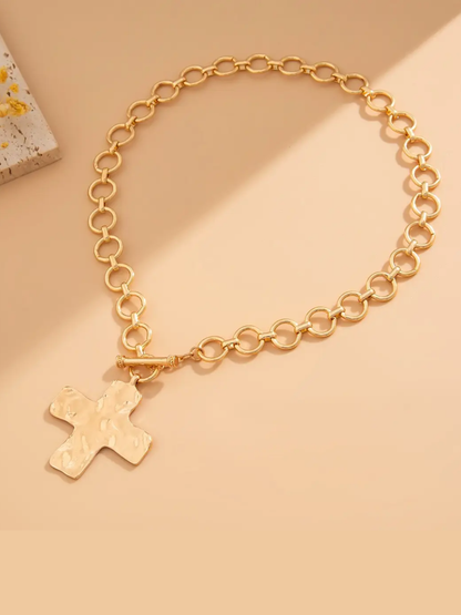 HAMMERED CROSS FRONT TOGGLE NECKLACE X GOLD